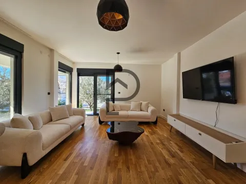 Izdavanje, stan, 100m2, Nova Dalmatinska, Podgorica Izdavanje, stan, 100m2, Nova Dalmatinska, Podgorica