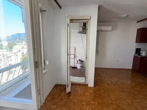 Prodaja, dvosoban stan, 66m², Centar, Bar - image 9