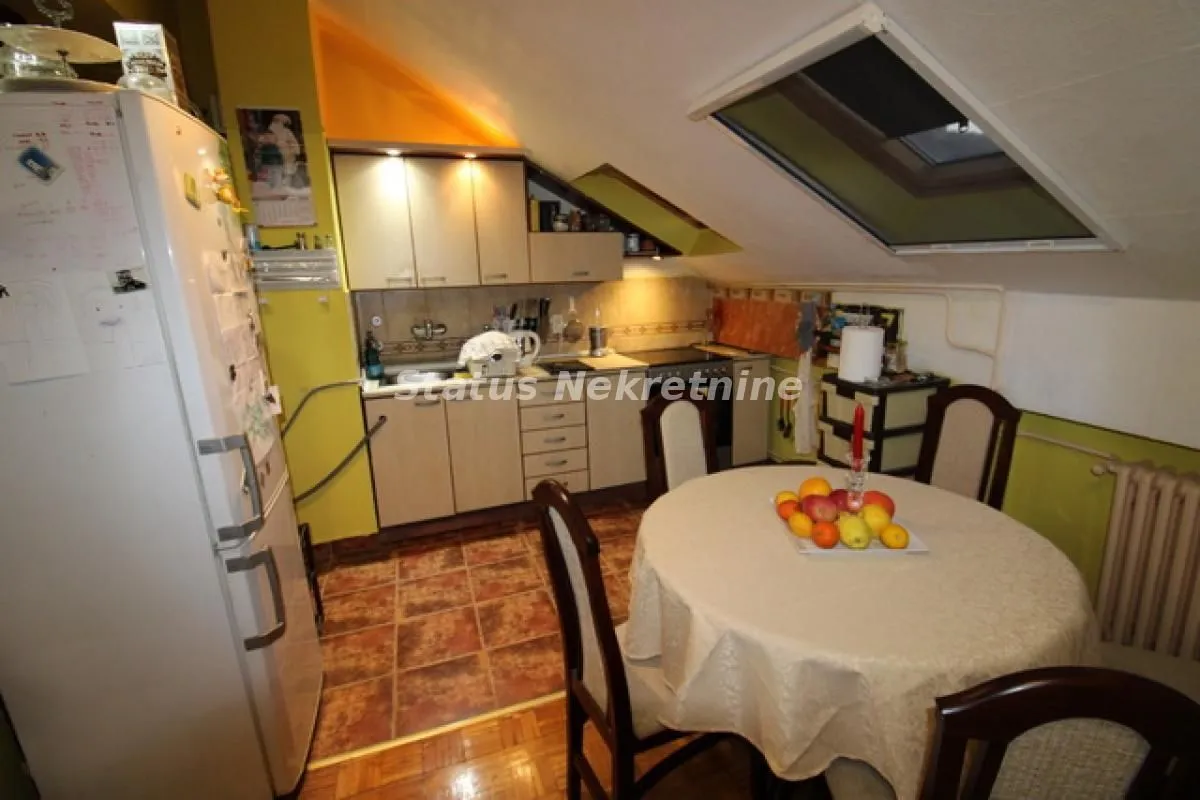 Prodaja, trosoban stan, 67m², Novo naselje, Novi Sad