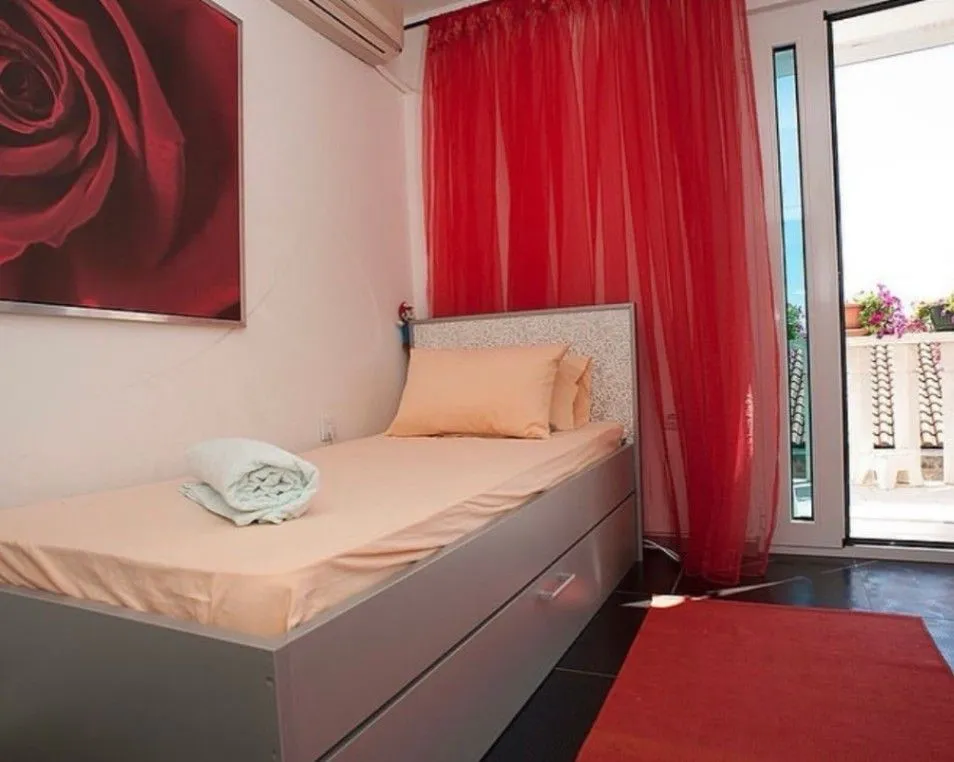 Prodaja, dvosoban stan, 61m², Petrovac, Budva