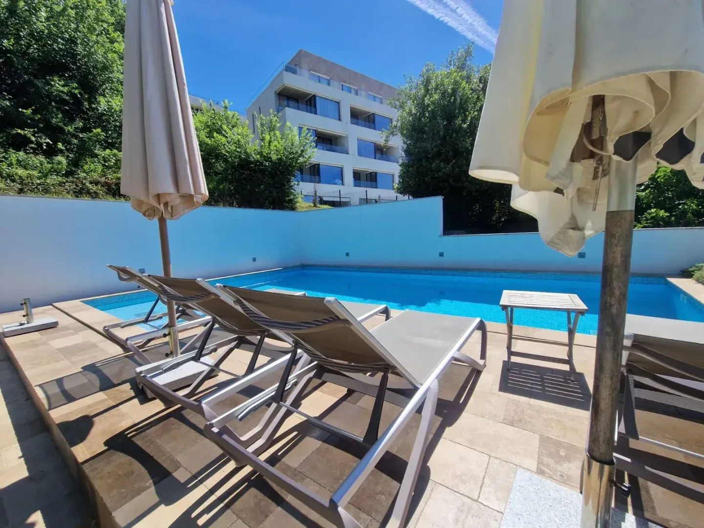 Izdavanje, stan, 150m², Tivat, Crna Gora