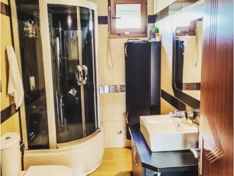 Sale, house, 210m², Gorica C, Podgorica - image 3