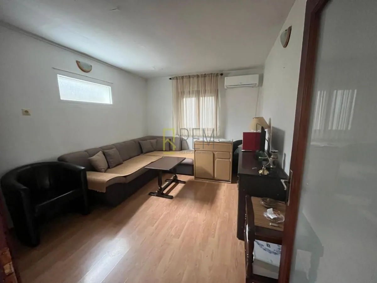 Sale, house, 183m², Tološi, Podgorica
