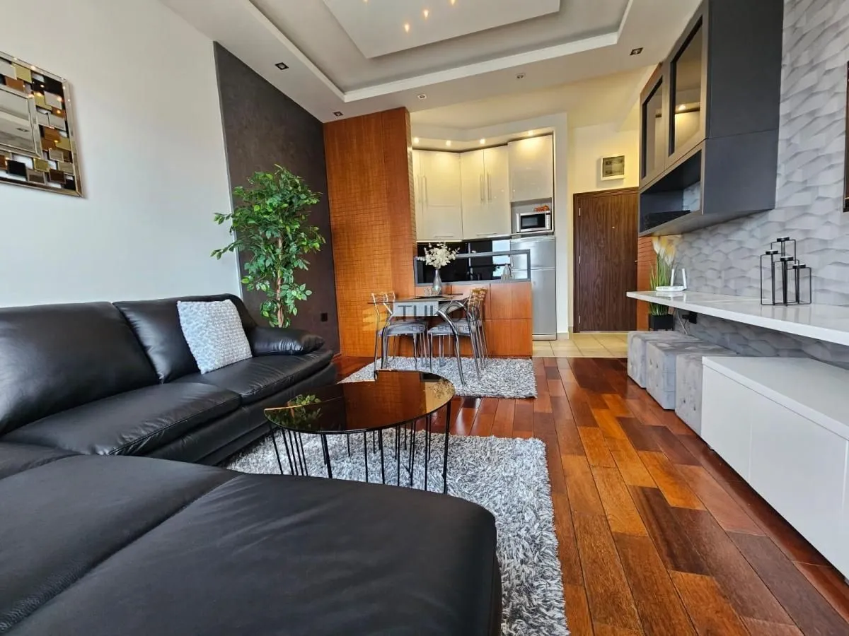 Izdavanje, dvosoban stan, 54m², Bulevar Evrope, Novi Sad Sve Podlokacije