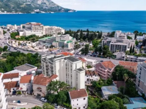 Sale, one bedroom apartment, 39m², Bečići, Budva - image 9