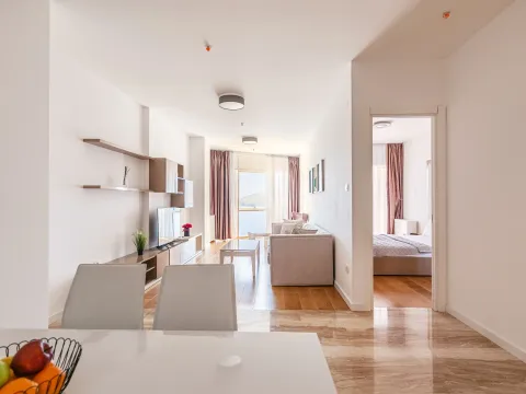 Izdavanje, jednosoban stan, 77m², Tre Canne, Budva - image 12