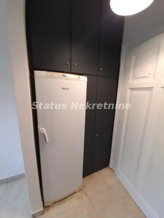 Izdavanje, stan, 107m², Centar, Novi Sad