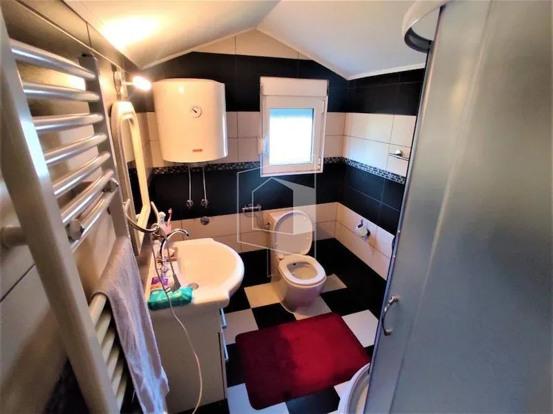 Rent, house, 180m², Mareza, Podgorica