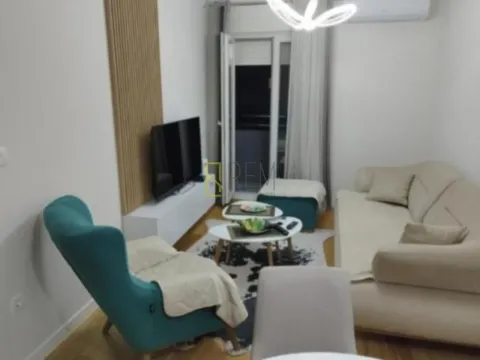 Izdavanje, jednosoban stan, 40m², City Kvart, Podgorica - image 1