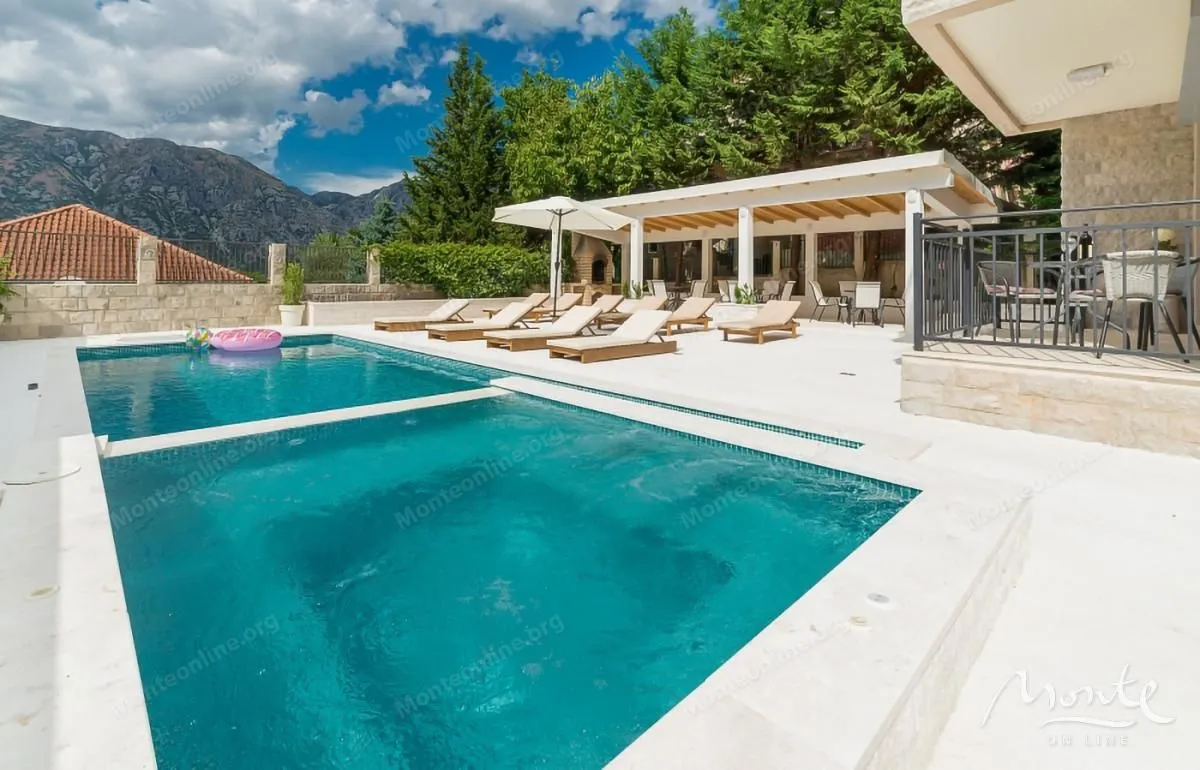 Prodaja, kuća, 350m², Stoliv, Kotor