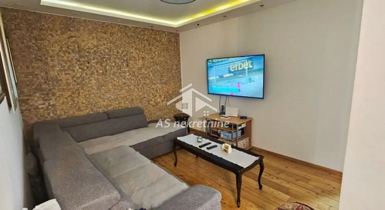 Izdavanje, stan, 64m², Stari Grad, Beograd