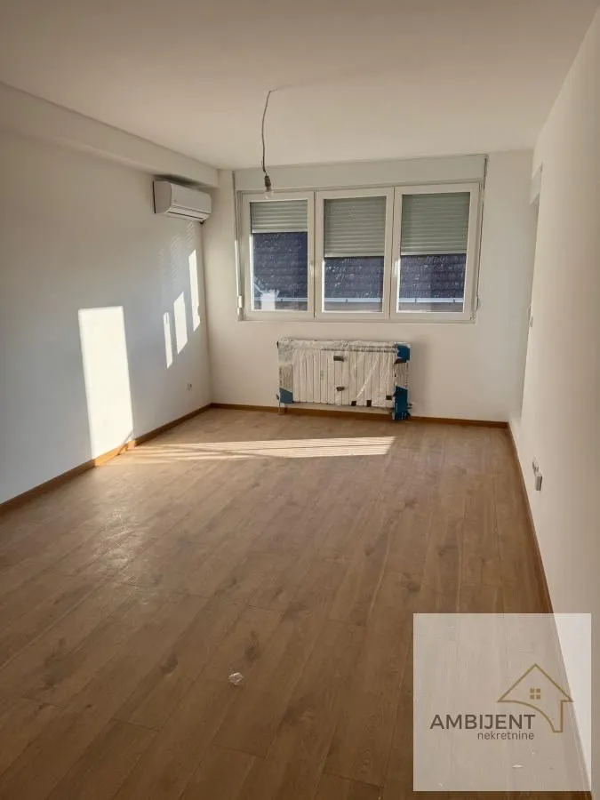 Prodaja, dvosoban stan, 56m², Centar, Stara Pazova