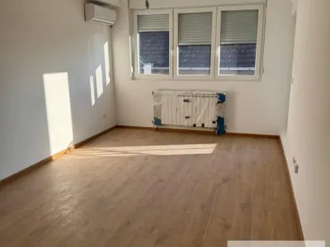 Prodaja, dvosoban stan, 56m², Centar, Stara Pazova - image 6