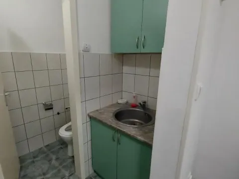 Izdavanje, poslovni prostor, 54m², Centar, Jagodina - image 9