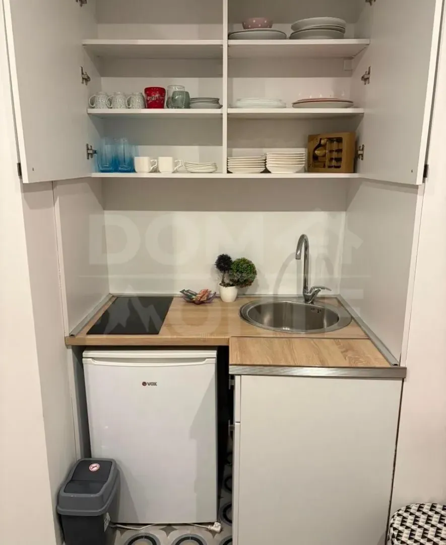 Izdavanje, garsonjera, 20m², Tivat, Crna Gora