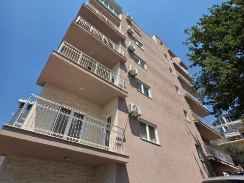 Izdavanje, jednosoban stan, 47m², Bečići, Budva - image 10