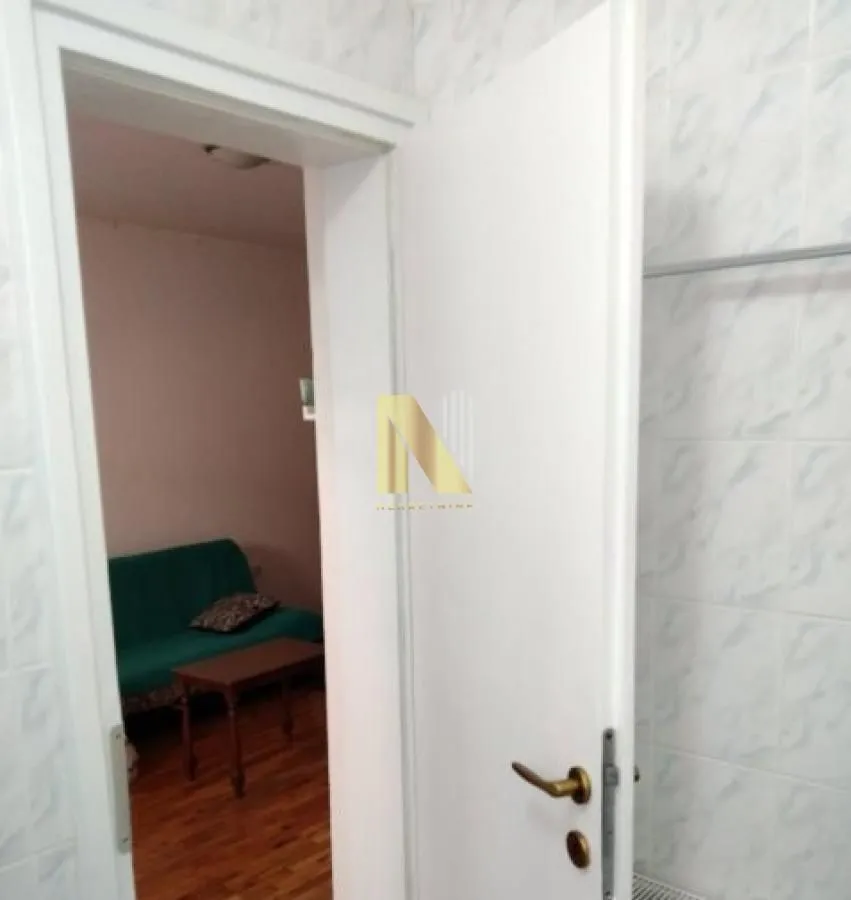 Prodaja, garsonjera, 21m², Salajka, Novi Sad Sve Podlokacije