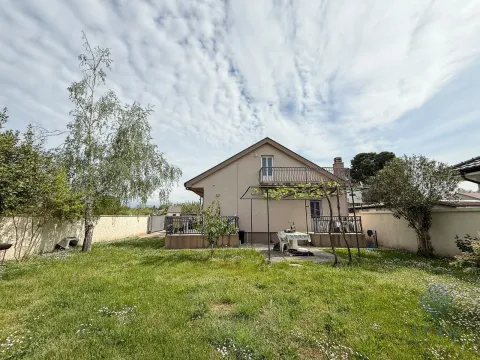 Izdavanje, kuća, 100m², Gornja Gorica, Podgorica - image 3