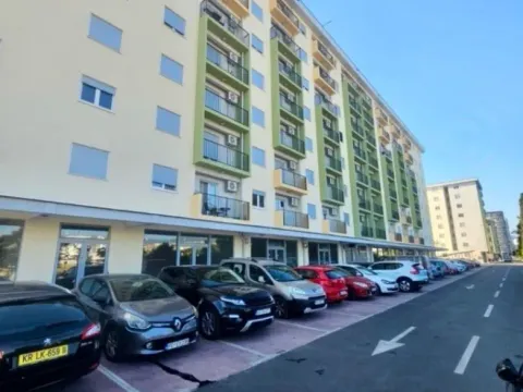 Izdavanje, jednosoban stan, 40m², Pobrežje, Podgorica