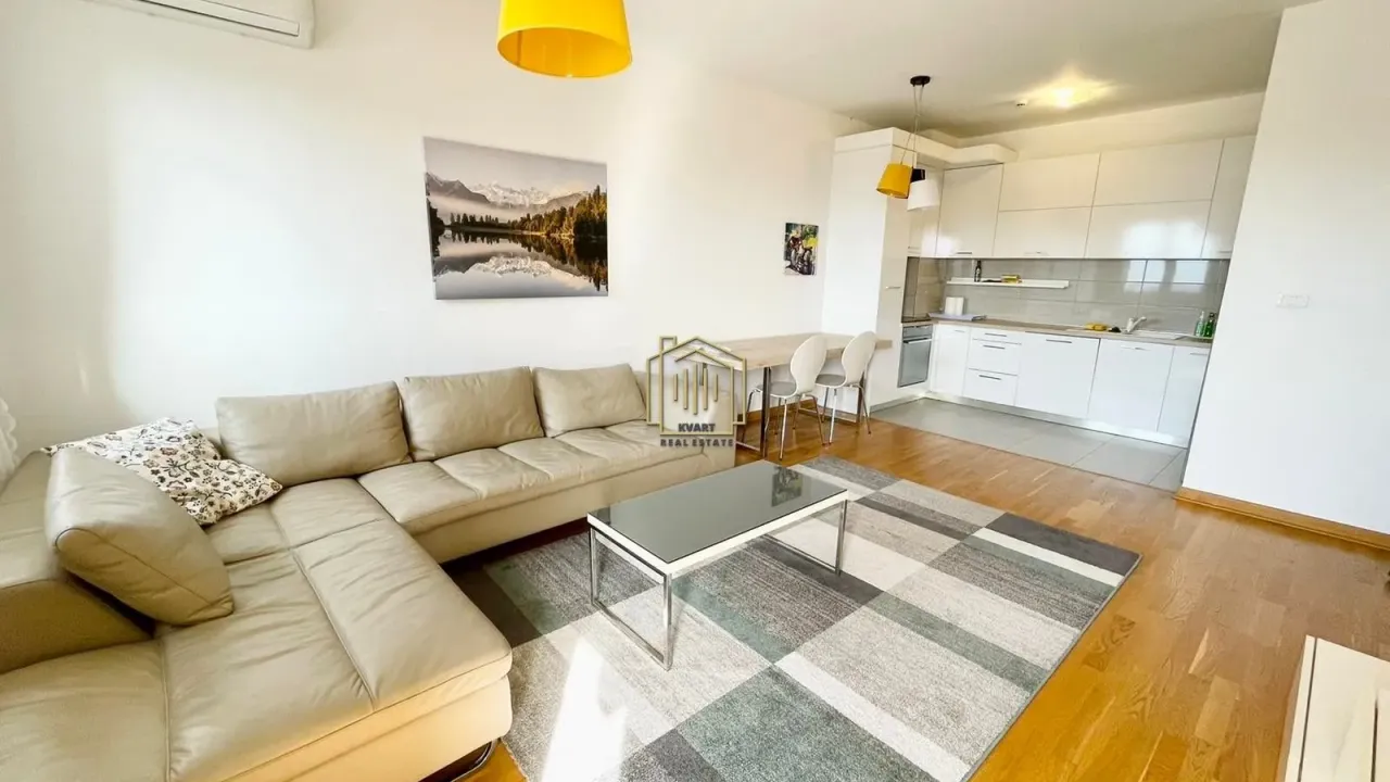 Izdavanje, dvosoban stan, 64m², City Kvart, Podgorica