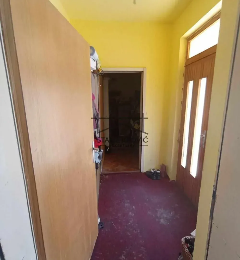Prodaja, kuća, 187m², Sremska Mitrovica, Srbija