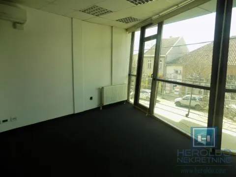 Rent, office space, 213m², Centar, Paraćin - image 14
