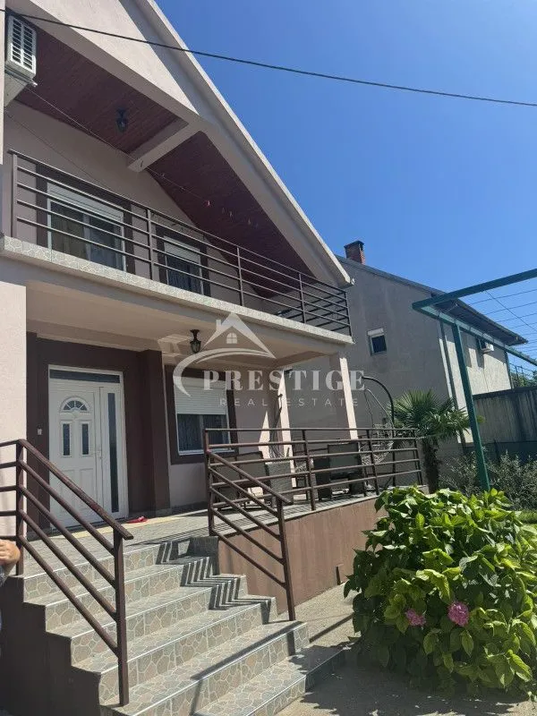 Sale, five bedroom apartment, 191m², Tološi, Podgorica