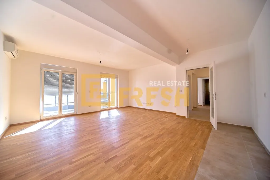 Prodaja, trosoban stan, 104m², Stari Aerodrom, Podgorica