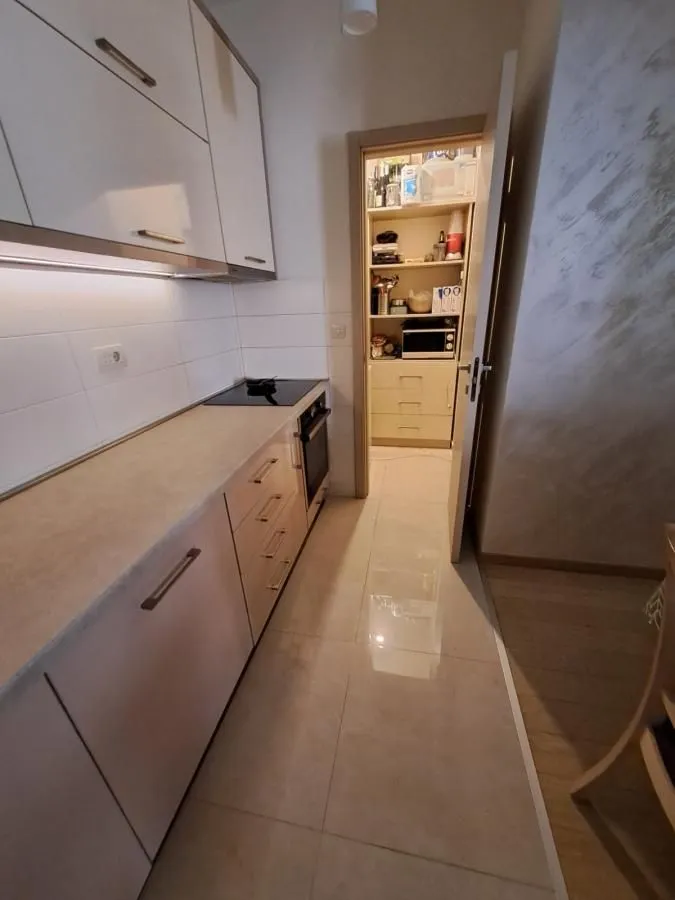 Prodaja, dvosoban stan, 72m², Podgorica, Crna Gora