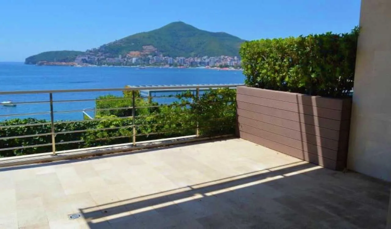Prodaja, trosoban stan, 167m², Zavala, Budva