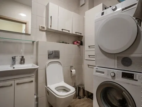 Prodaja, dvosoban stan, 72m², City Kvart, Podgorica - image 8