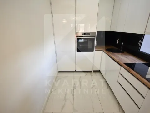 Izdavanje, trosoban stan, 130m², Dalmatinska ulica, Podgorica - image 6