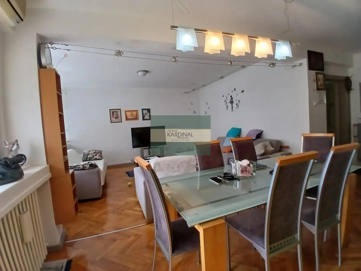 Izdavanje, trosoban stan, 78m², Centar, Jagodina