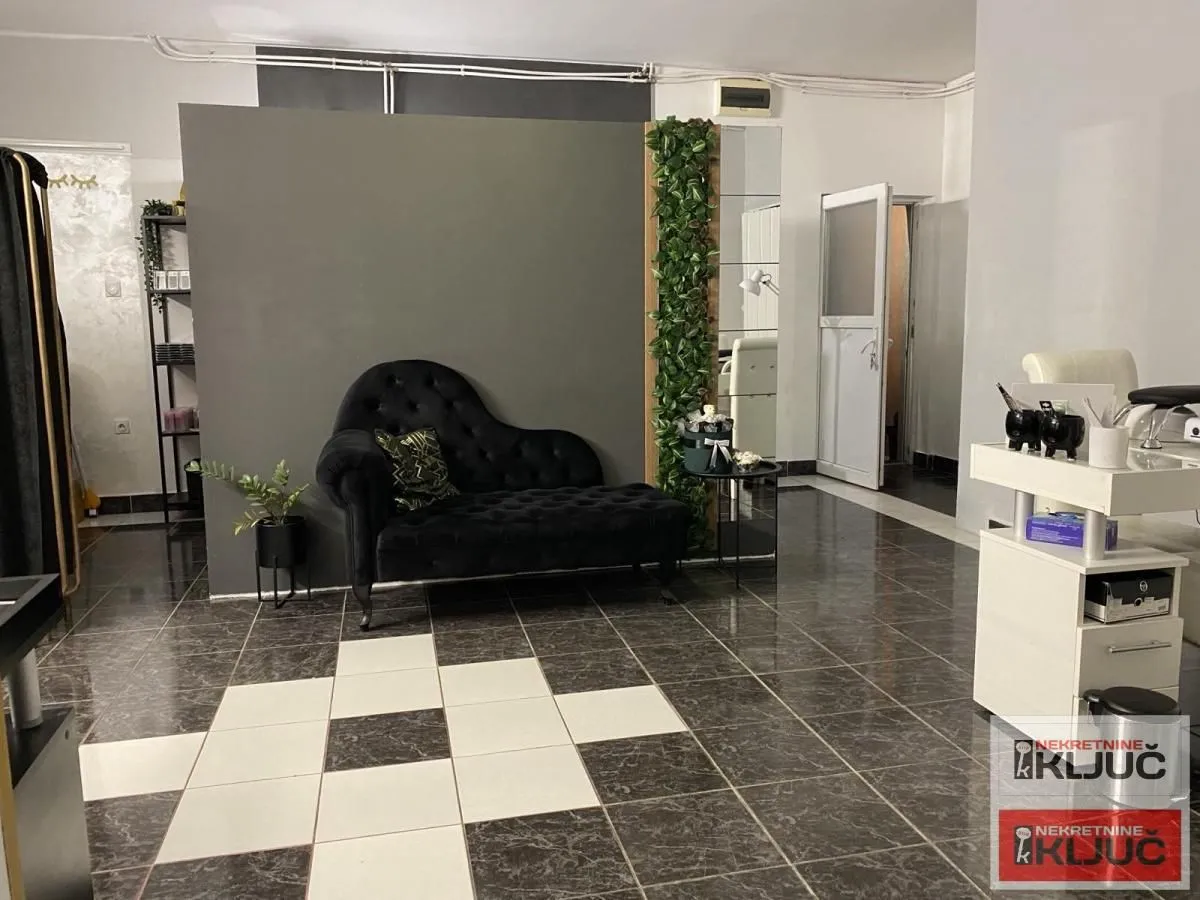 Prodaja, četvorosoban stan, 98m², Bulevar patrijarha Pavla, Novi Sad Sve Podlokacije