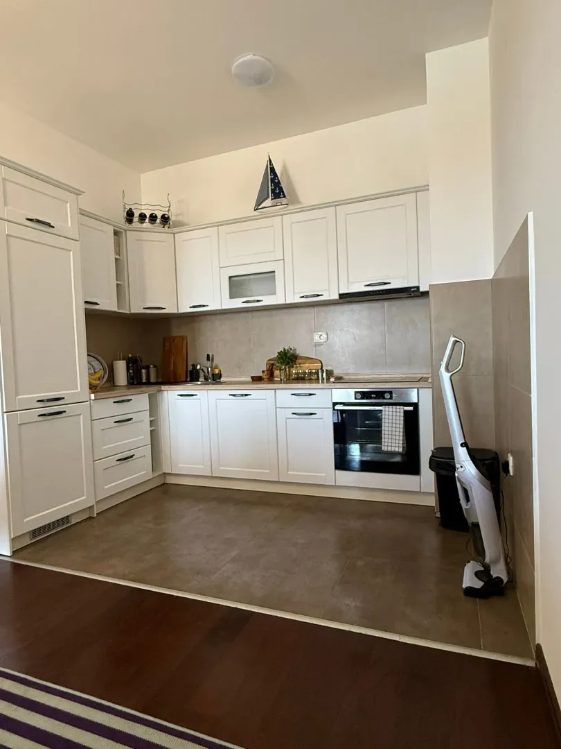 Rent, one bedroom apartment, 73m², Centar, Bar