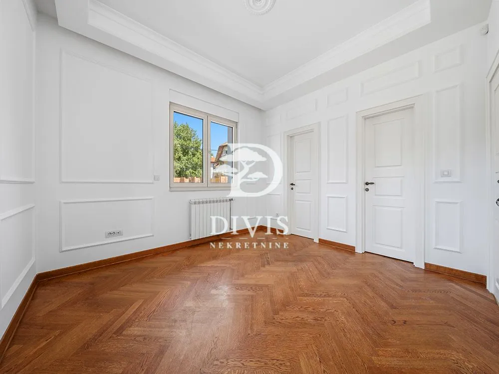 Sale, house, 500m², Zvezdin Stadion, Beograd