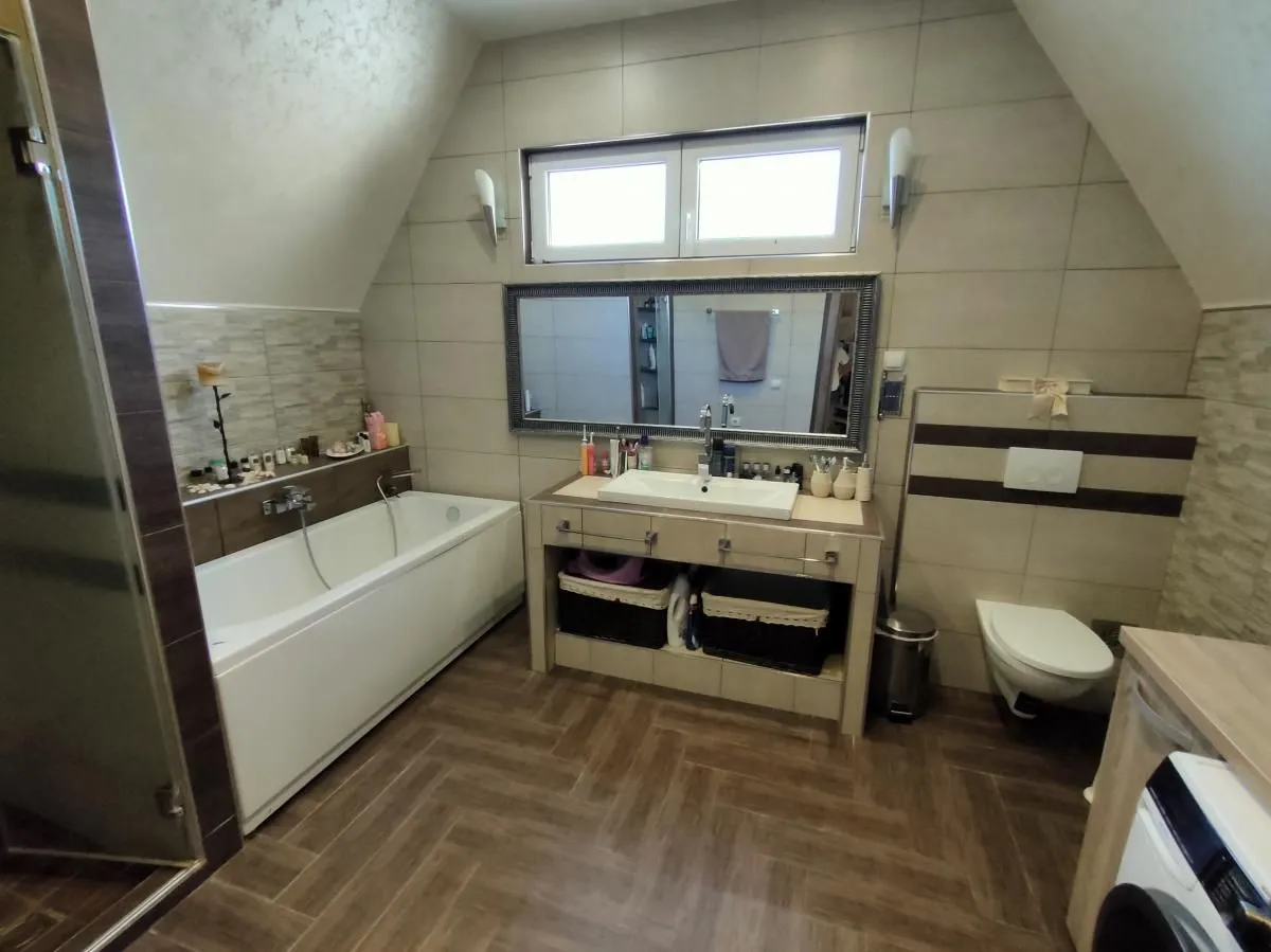 Prodaja, kuća, 380m², Sremska Kamenica, Petrovaradin