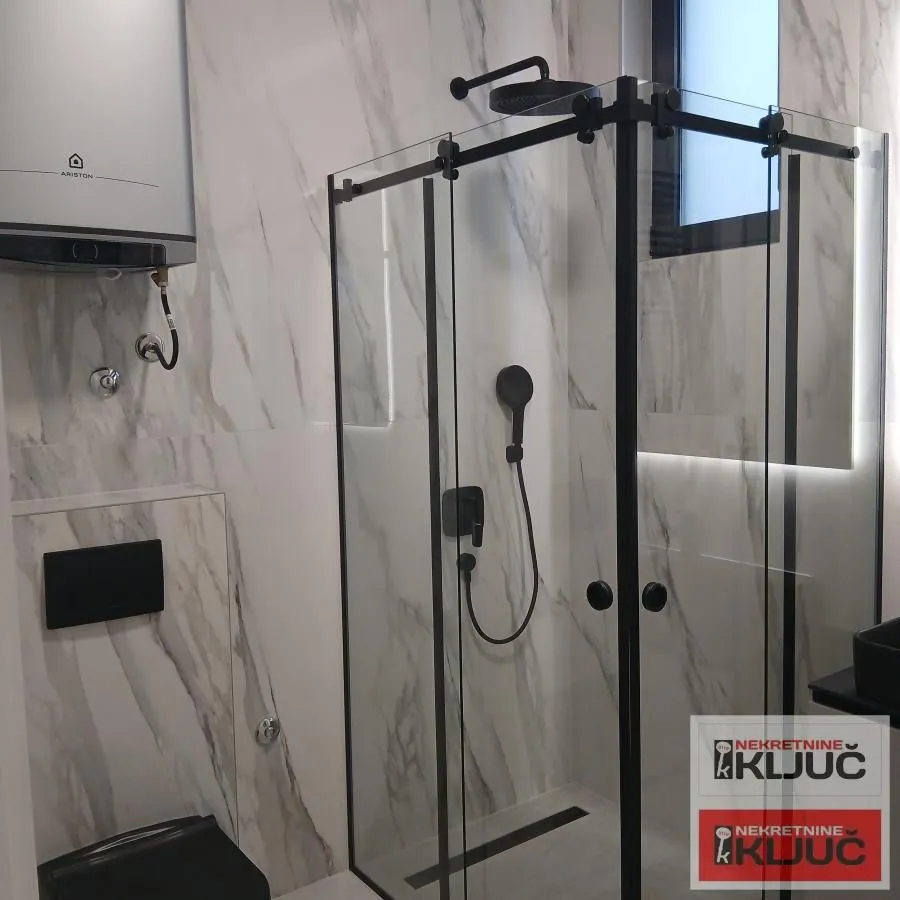 Prodaja, četvorosoban stan, 98m², Grbavica, Novi Sad Sve Podlokacije