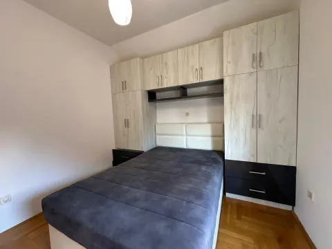 Prodaja, jednosoban stan, 45m², Stari Aerodrom, Podgorica - image 12