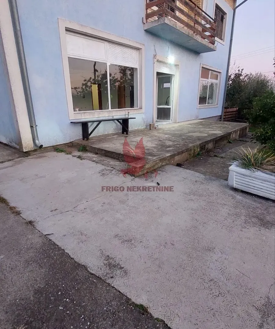 Rent, office space, 120m², Mladenovac, Beograd