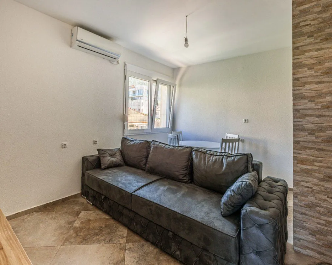Prodaja, dvosoban stan, 55m², Centar, Tivat