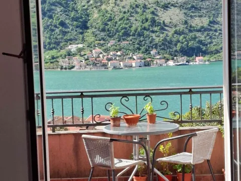 Sale, two bedroom apartment, 62m², Dobrota, Kotor - image 1