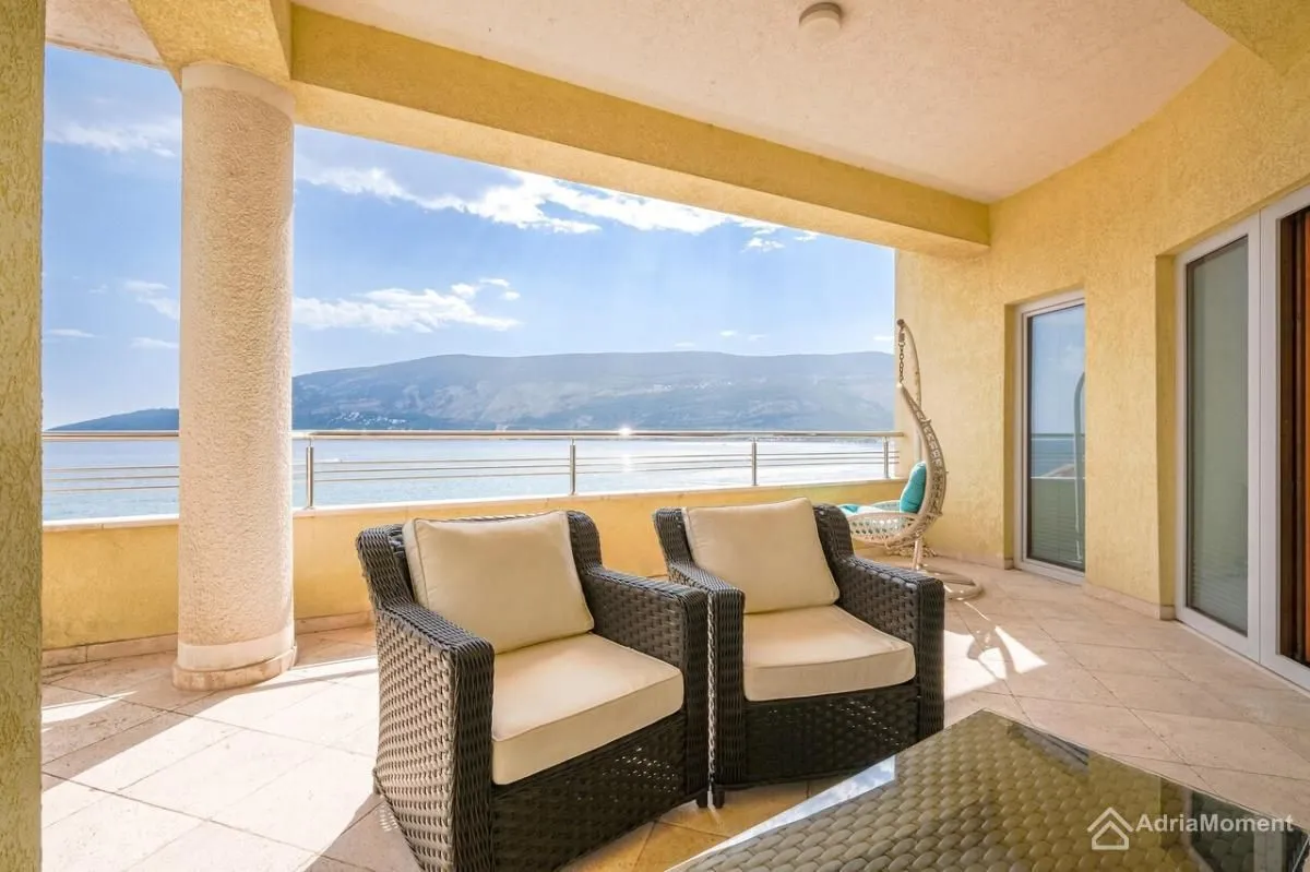 Sale, three bedroom apartment, 158m², Igalo, Herceg Novi