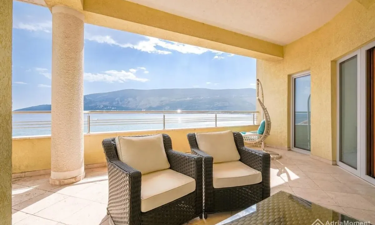 Sale, three bedroom apartment, 158m², Igalo, Herceg Novi