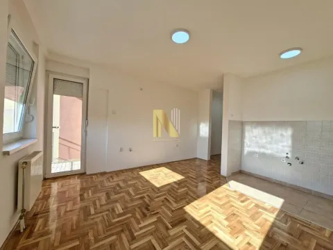 Sale, studio apartment, 26m², Bulevar patrijarha Pavla, Novi Sad Sve Podlokacije - image 2