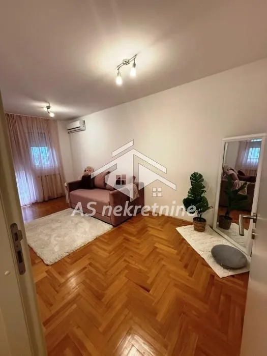 Izdavanje, trosoban stan, 53m², Voždovac Sve Podlokacije, Beograd