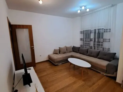 Izdavanje, trosoban stan, 47m², Nova Dalmatinska, Podgorica - image 4