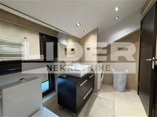 Rent, three bedroom apartment, 111m², Vračar Centar, Vračar Sve Podlokacije - image 10