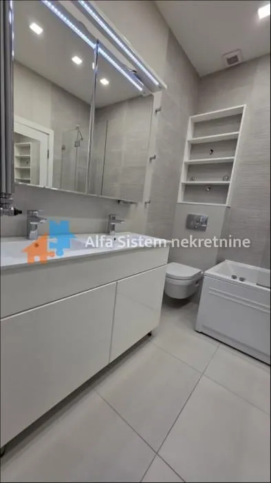 Izdavanje, stan, 130m², Bogoslovija, Palilula Sve Podlokacije