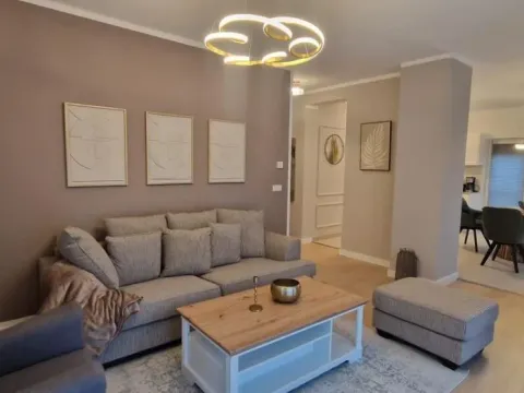 Izdavanje, trosoban stan, 135m², Stari Grad, Beograd - image 5